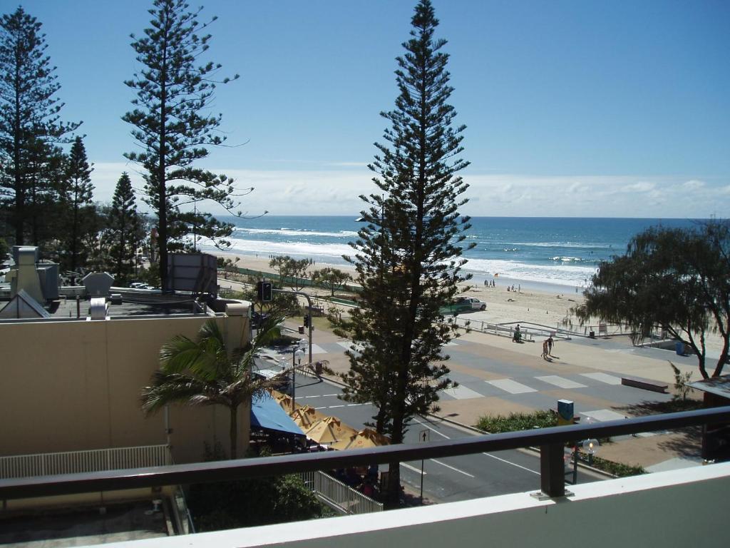 The Sands Surfers Paradise Rum bild