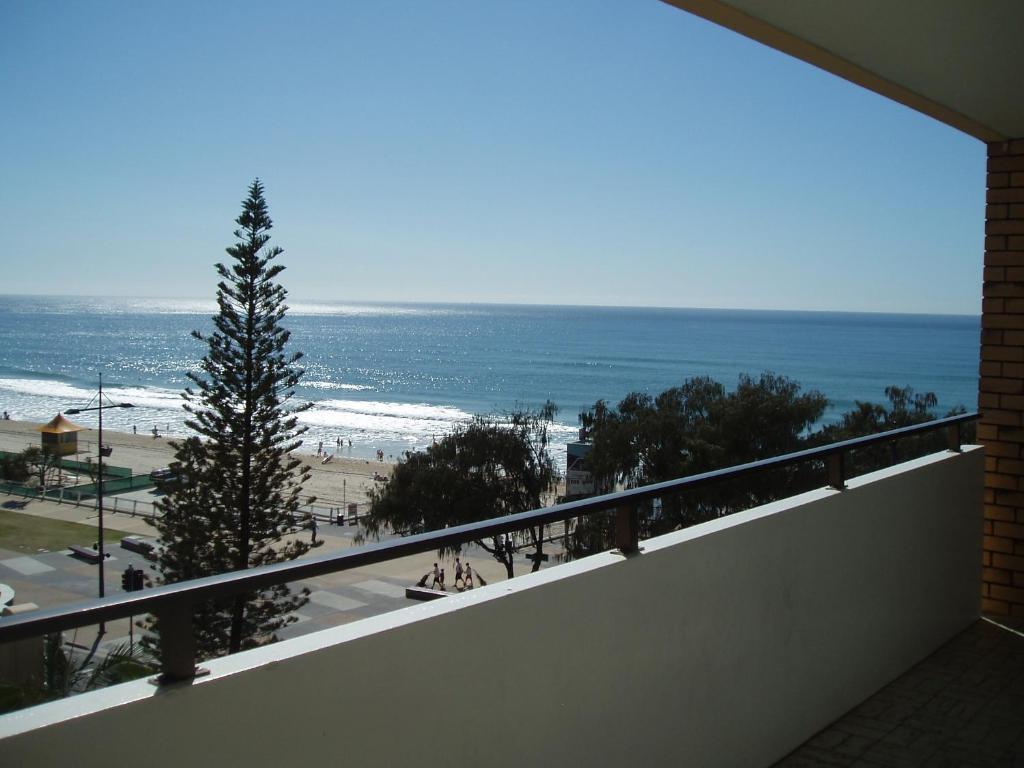 The Sands Surfers Paradise Rum bild